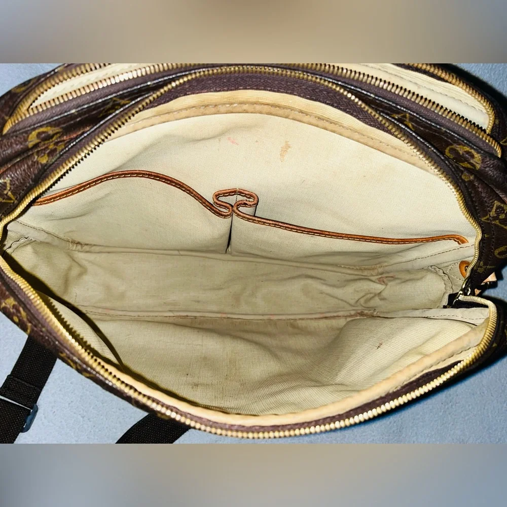 LOUIS VUITTON Monogram Reporter GM Crossbody Shoulder Bag - Picture 10 of 16